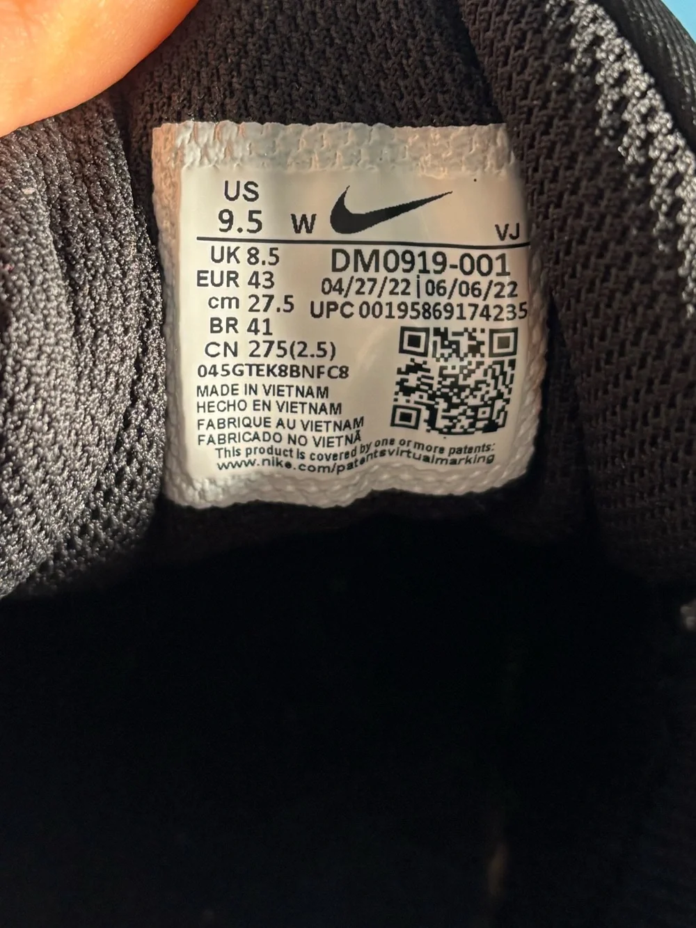 Nike Black and White Men’s Athletic Sneakers